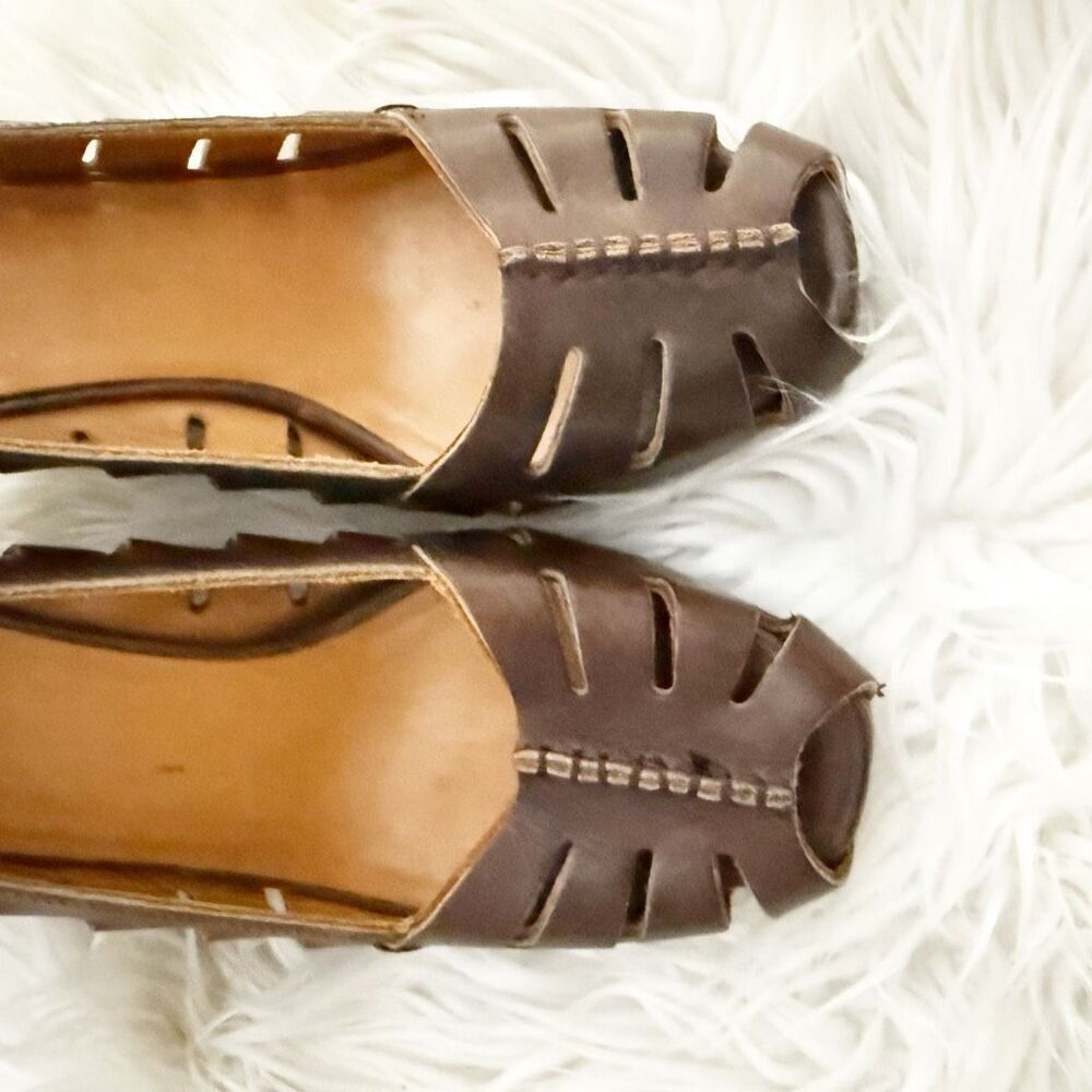 FRYE | Gwen Wedge Sandals Brown Leather Ankle Strap Peep Toe Heels | Size 6 - Picture 7 of 9